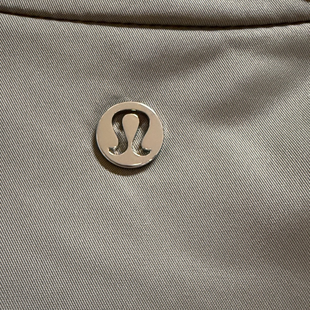 Lululemon City Essentials 4L Hobo Purse Warm Ash Grey - Picture 4 of 10